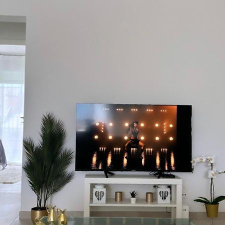 2 Bedrooms Luxury Apartment - Guillemins 列日 外观 照片